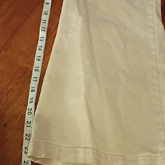 Pilcro Cream High Rise Buttoned Pants. Baggy Fit, Wide Leg. Size 28. - Picture 15 of 16